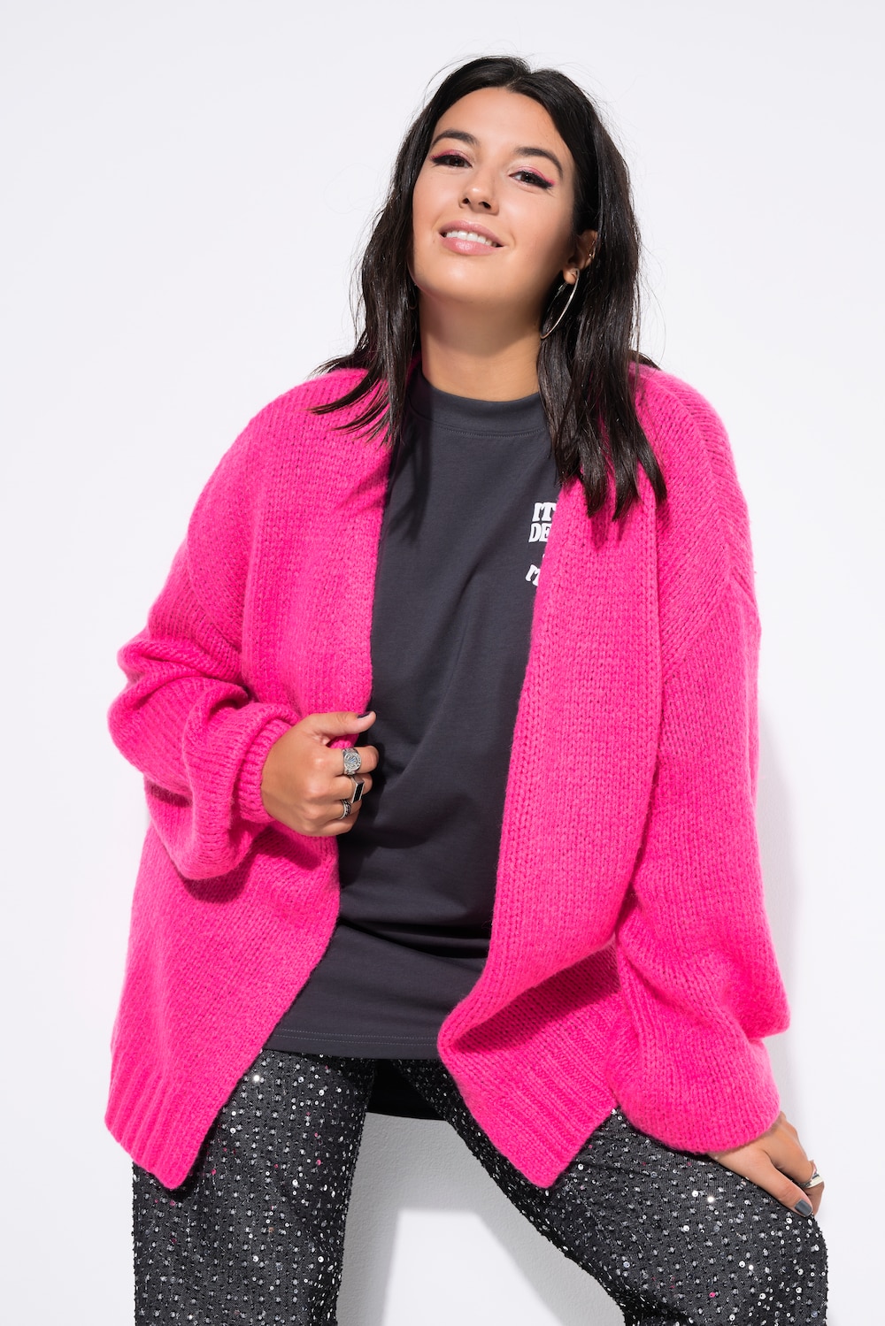 Ulla Popken oversized strikcardigan — modegave til hende