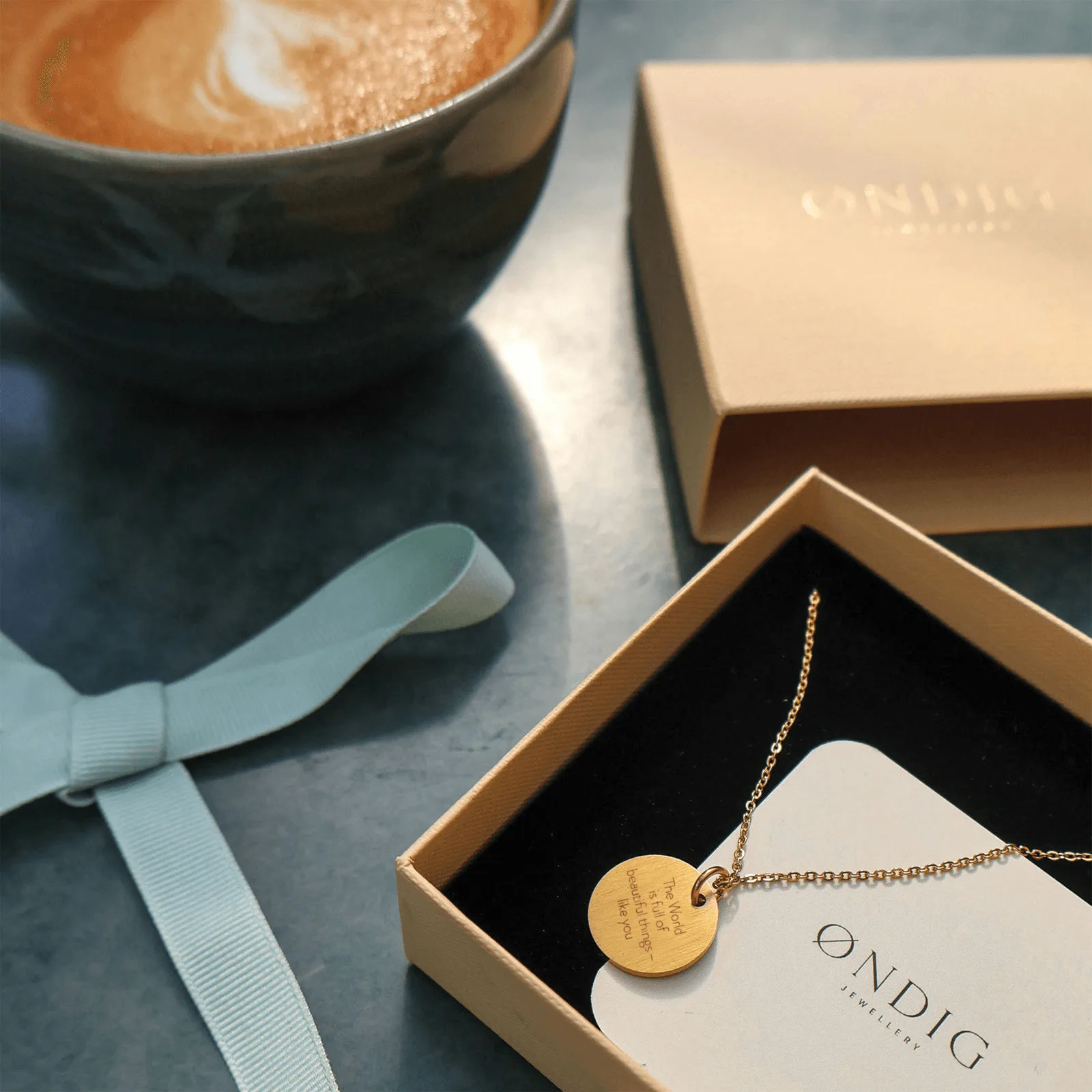 The World is full of beautiful things like you — studentergave fra Øndig.dk
